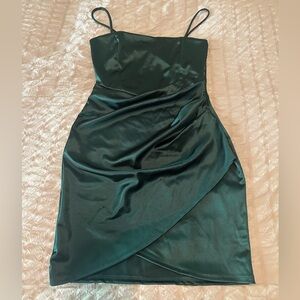 Semi Formal Windsor body con Spaghetti Strap Hunter green dress- Size Medium